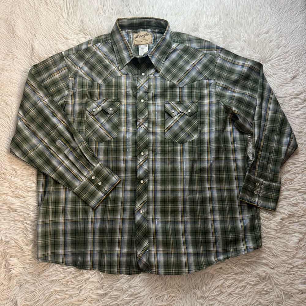 Wrangler Western Men's Shirt
Size Extra Extra Large Cotton Blend
Pearl snap